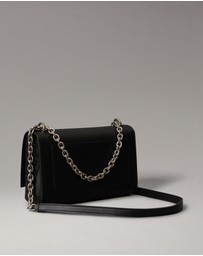 Calvin Klein - Sculpted Chain Crossbody Bag