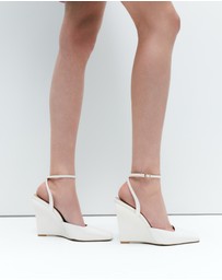 LANA WILKINSON - Mona Patent Wedge