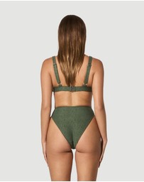 Form and Fold - The Wirefree D-G Top