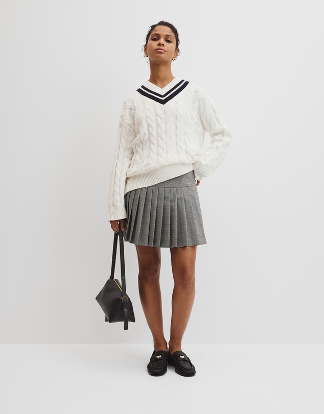 Country Road - V-neck Cable Knit