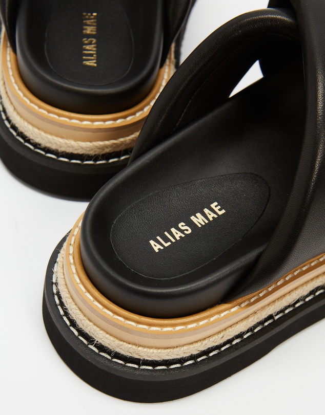 Alias Mae - Venga