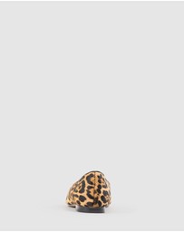 Edward Meller - ELVY Chiselled Flat Pump