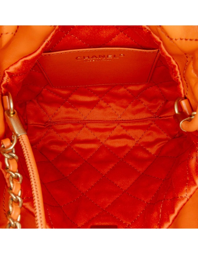 Chanel - Pre-Loved Mini Shiny Calfskin 22 Handbag