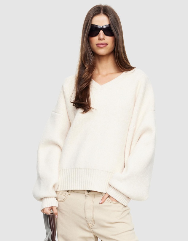 Lioness - Dolce V-Neck Knit Jumper