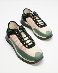 Hunter - Travel Trainers - Women's