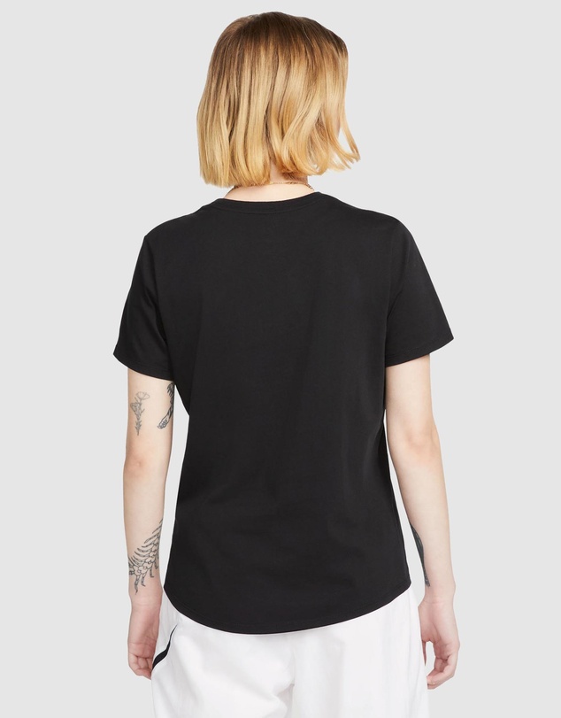 Nike - Sportswear Club Essentials T-Shirt