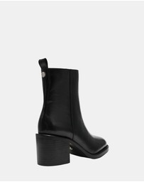 Steve Madden - Slender Black Leather Boots
