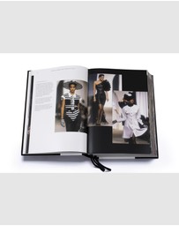 Brumby Sunstate - Chanel: Catwalk (New Edition)