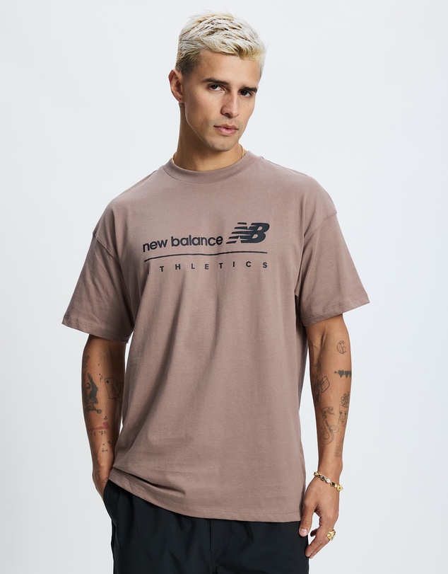New Balance - Linear Graphic T-Shirt