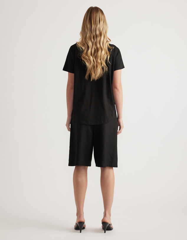 Decjuba - Selena Boxy V Neck Tee