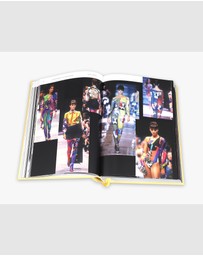 Brumby Sunstate - Versace: Catwalk