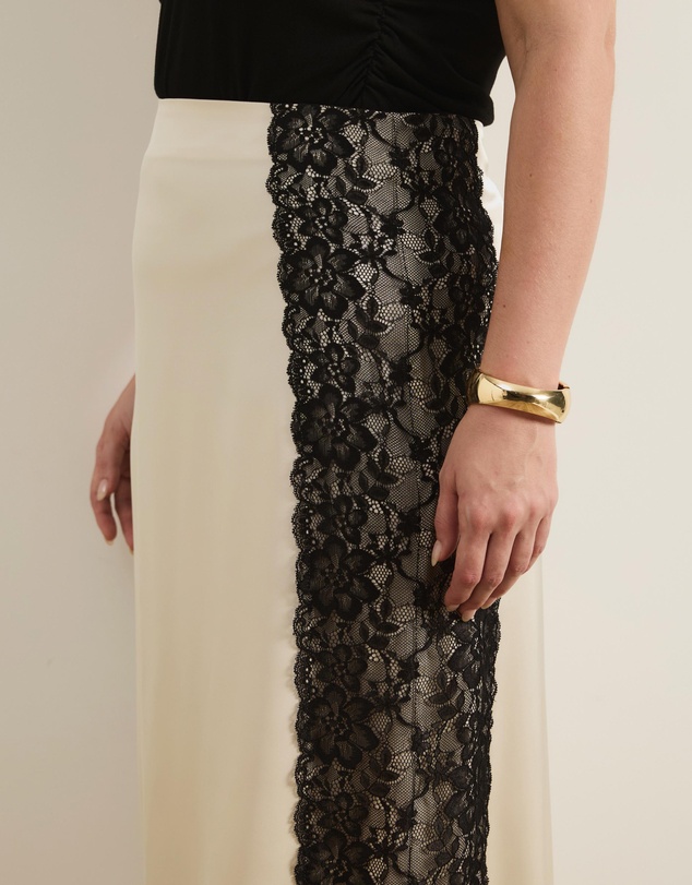 Atmos&Here Curvy - Mirelda Satin Lace Midi Skirt