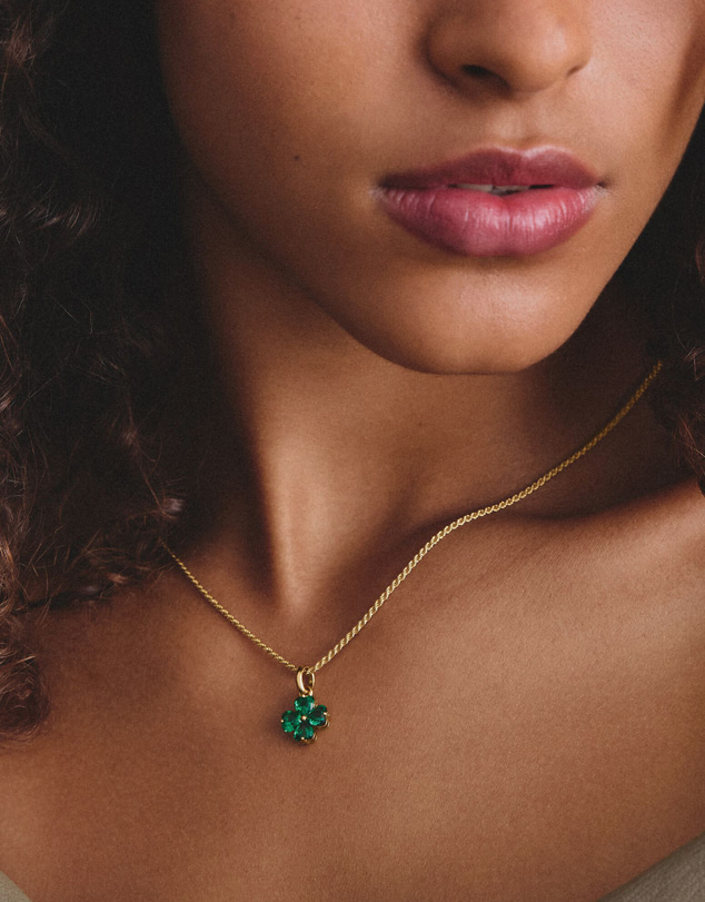 THOMAS SABO - Gold-Plated Four-Leaf Clover Charm with Green Heart-Cut Stones