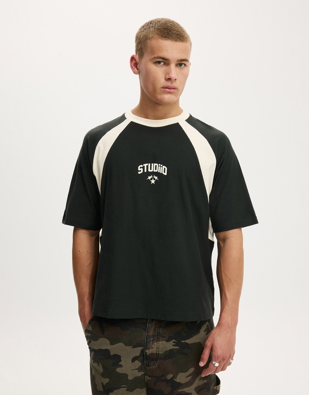 Cotton On - Cropped Fit Graphic T-Shirt