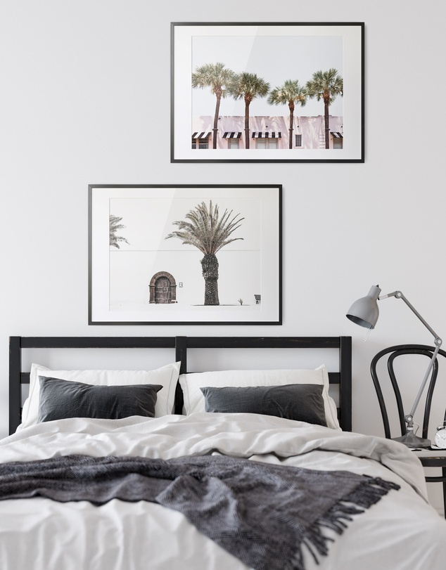 Olive et Oriel - The Spanish Hotel Art Print