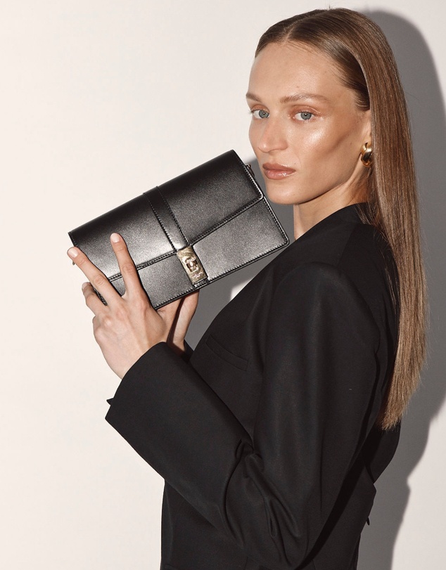 VESTIRSI - Claudia Black East West Crossbody