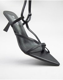 RAID - Layne Pointed Toe Kitten heeled sandals in Black