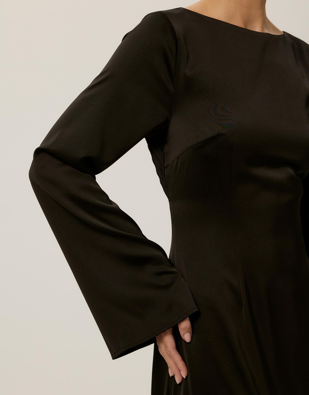 Tussah - Bec Long Sleeve Satin Maxi Dress