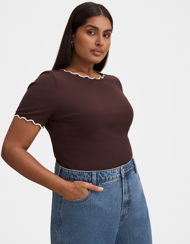 Forever New Curve - Rebecca Curve Scallop Trim T-shirt