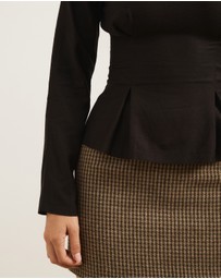 Atmos&Here - Sapna Linen Blend Long Sleeve Pintuck Blouse