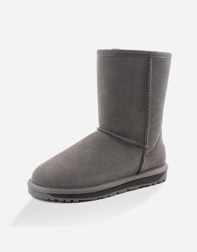 Ozwear Connection Uggs - Ugg Classic Short Boots (Water Resistant)