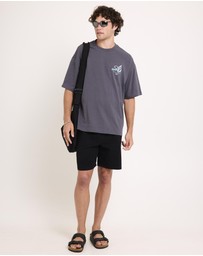 Arvust - Studio Cropped T-Shirt