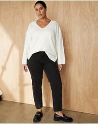 Atmos&Here Curvy - Teo V Neck Knit Jumper