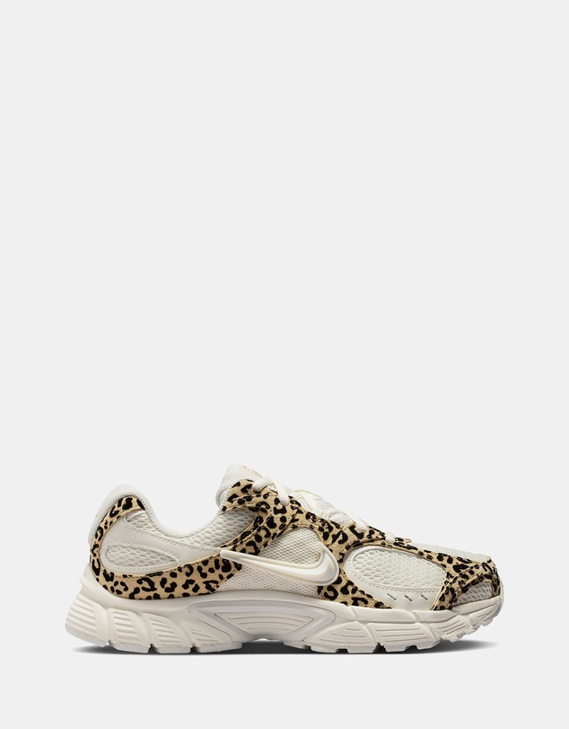 Nike - V5 RNR Suede - Women's