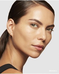 Bobbi Brown - Vitamin Enriched Skin Tint SPF 15