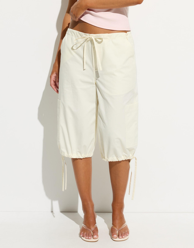 Dazie - Sofia Low Rise Cargo Shorts