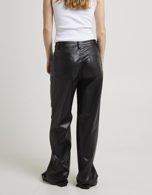 Alice In The Eve - Jadey Relaxed PU Pants Black