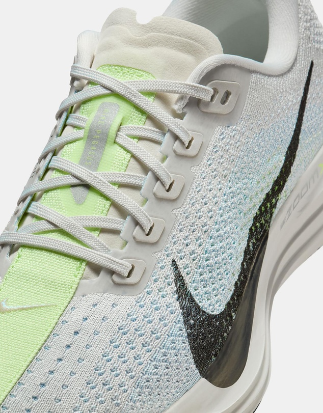 Nike - Pegasus Plus - Women's