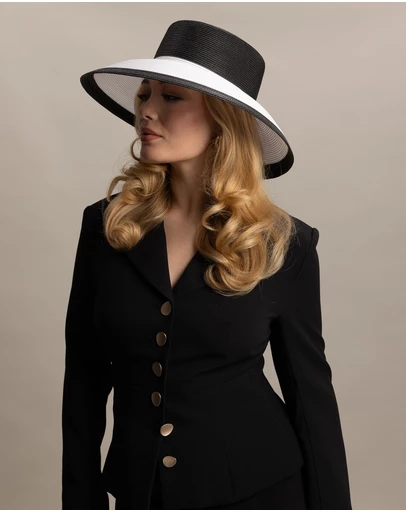 Morgan & Taylor - Kartia Racewear Droop Hat in White & Black