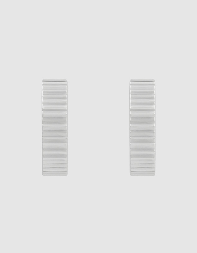 Wanderlust + Co - Ribbed Bar 10mm Huggie Earrings