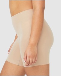Nancy Ganz - Body Smart Waisted Shorts