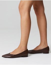 Verali - Hickory Point Toe Flats