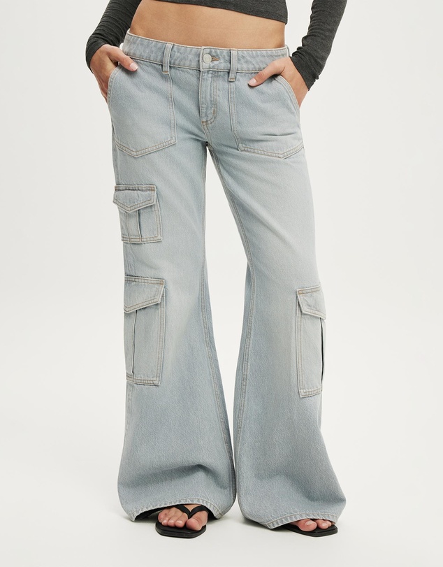 Cotton On - Low Relaxed Flare Jean