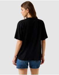 GUESS - GUESS JEANS Oversized American Tradition T-shirt