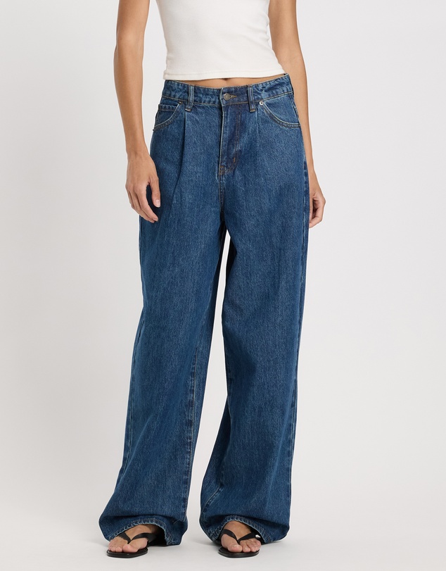 Calli - Pleat Wide Jeans