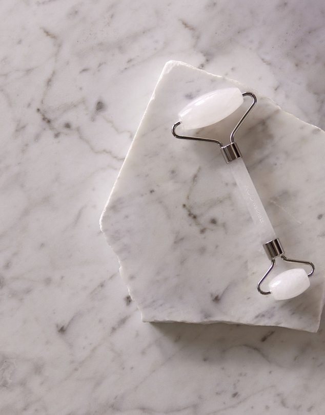 IKOU - Crystal Quartz Facial Roller