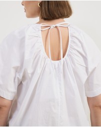 Atmos&Here Curvy - Tirsa Cotton Gathered SS Top