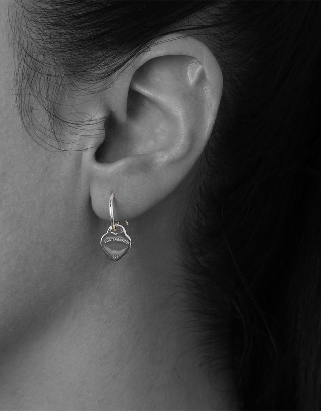 Von Treskow - Open hoop studs with VT flat heart