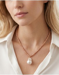 Izoa - Odette Drop Pearl Necklace