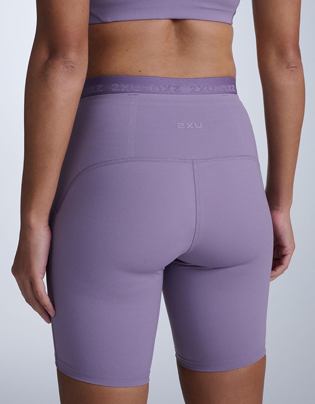 2XU - Form Stash Hi-Rise 6 Inch Compression Shorts with Pockets