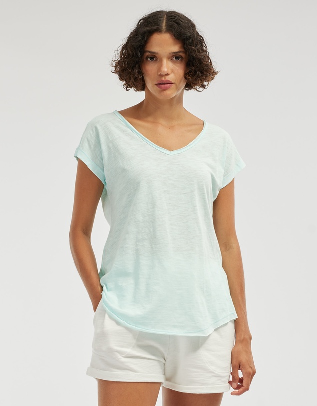 Amelius - Sadie V Neck Tee