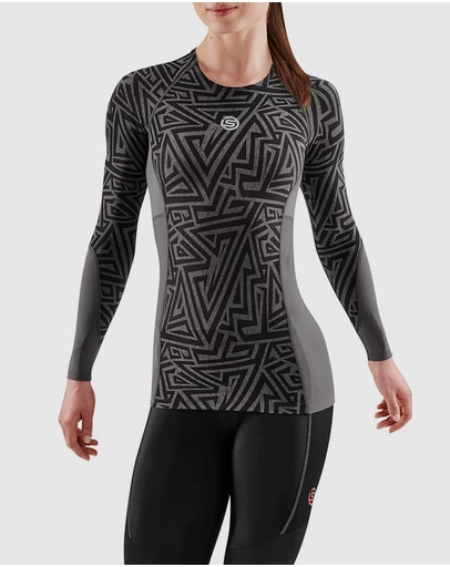 SKINS - SKINS Compression Women's Series-3 Clothing Long Sleeve Top Charcoal Angle