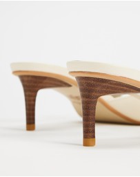 Sol Sana - Ginny Mules