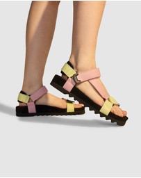 Rollie - Sandal Tooth Wedge