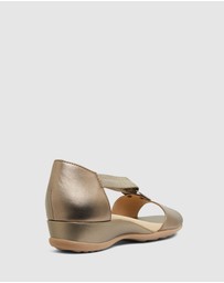 Wide Steps - Caroline