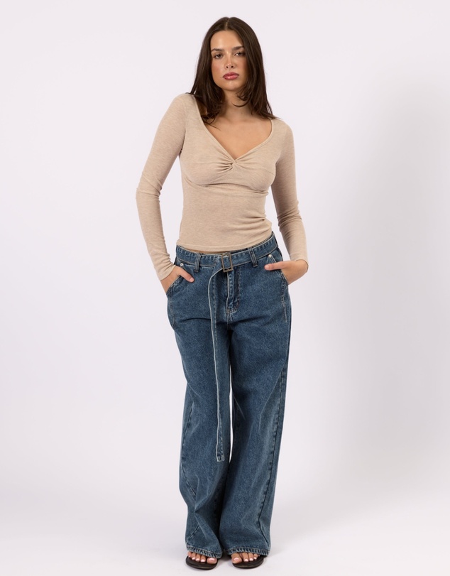 Style Addict - The Belted Wide Leg Jean